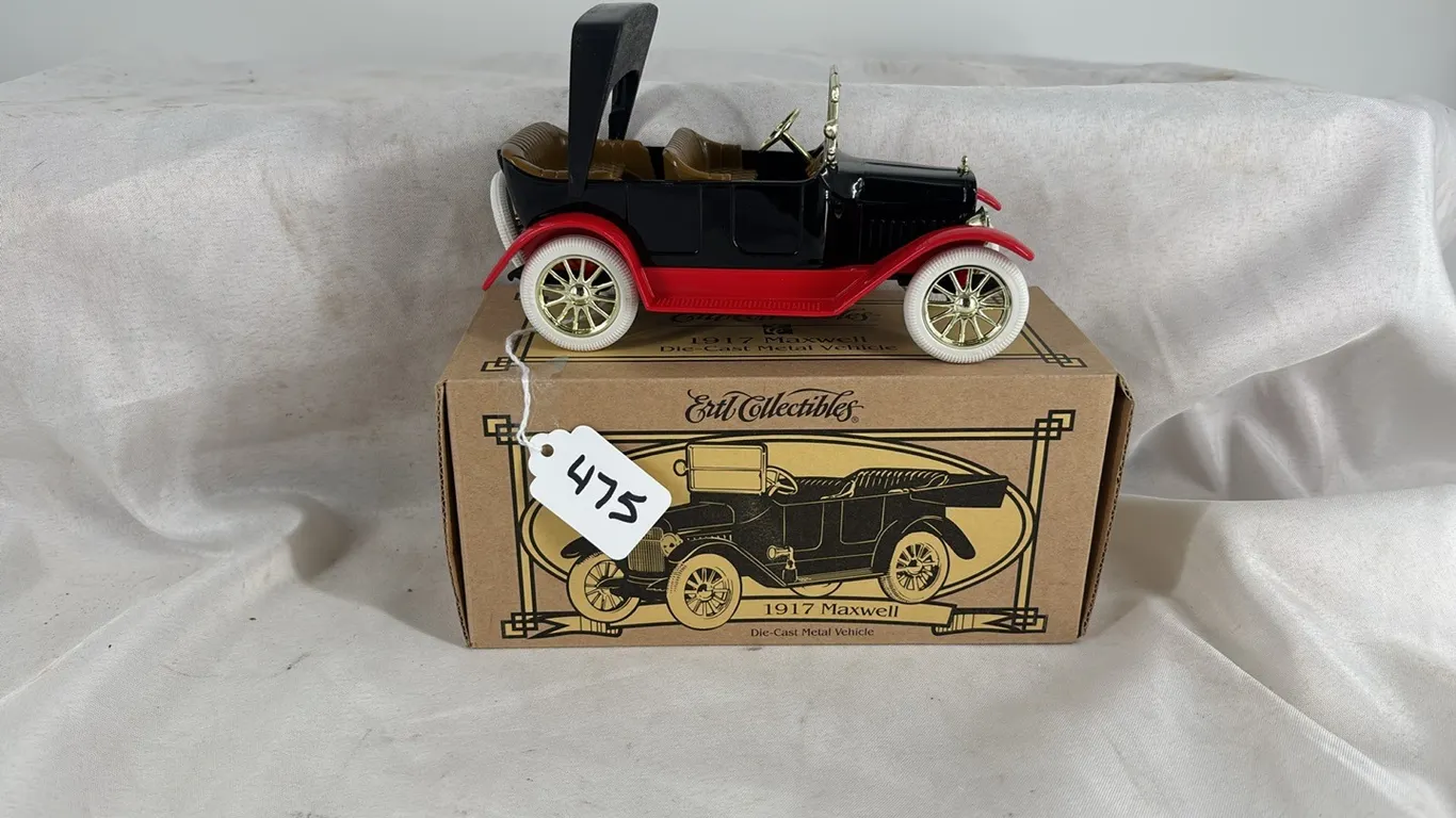ERTL 1917 MAXWELL DIE CAST 1/25