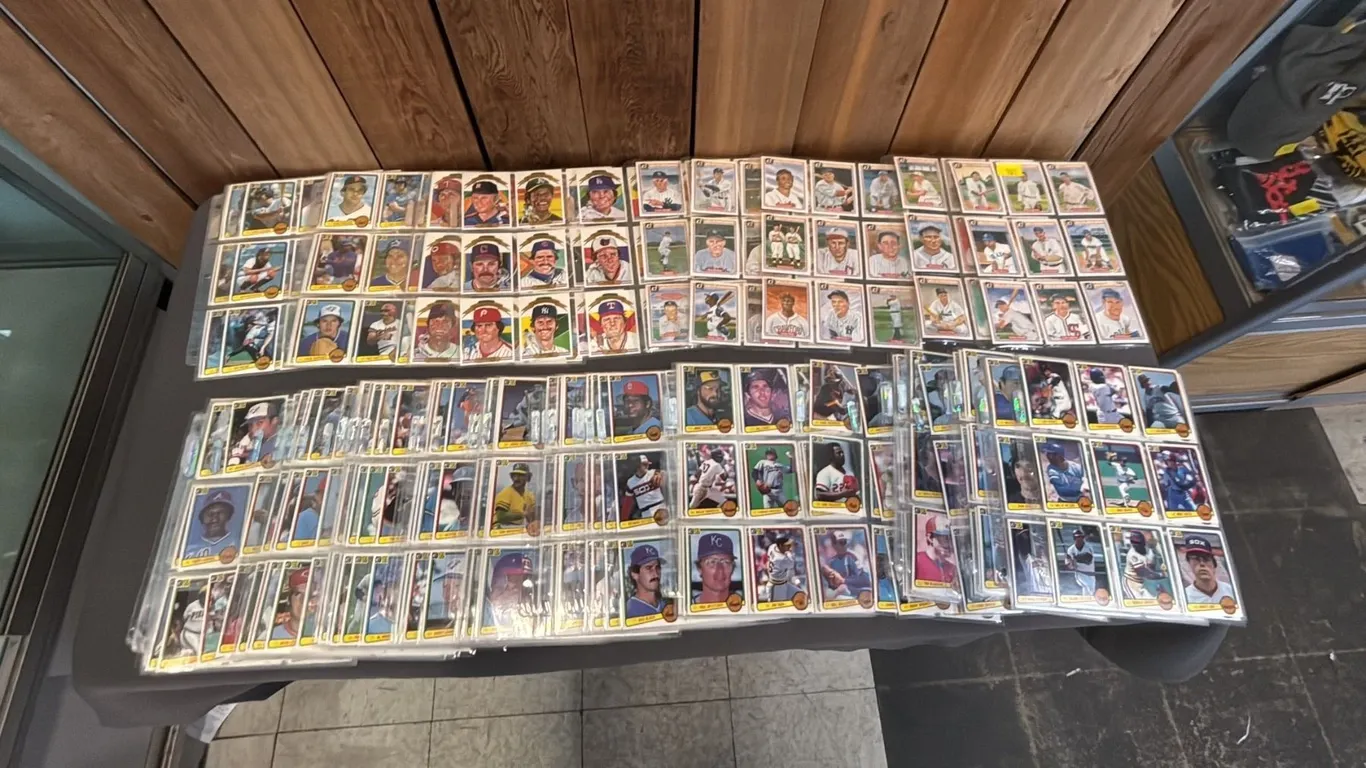 1983 DONRUSS HALL OF HEROES *COMPLETE* & 1983 DONRUSS CARDS *MISSING 277, 586 & 598* IN TRADING CARD