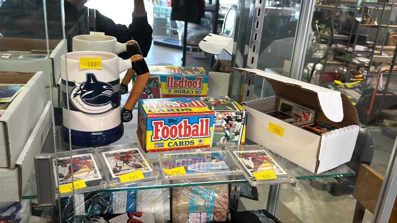 SIGNED 2004 TOPPS JUSTIN MORNEAU CARD, CANUCKS STEIN, BOX OF 1983 TOPPS FOOTBALL CARDS, BOX OF ASSTD