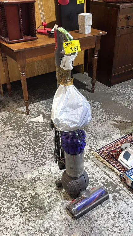 DYSON DC51 UPRIGHT VACUUM CLEANER