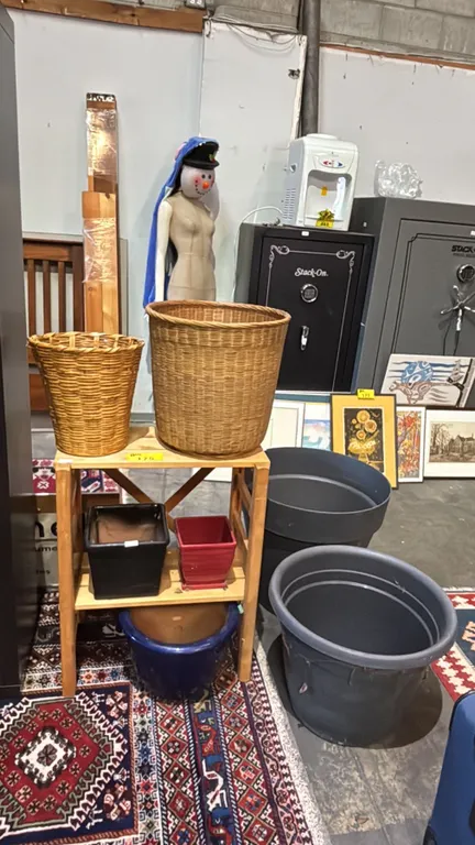 2-TIER WOOD SHELF WITH ASSORTED PLANT POTS