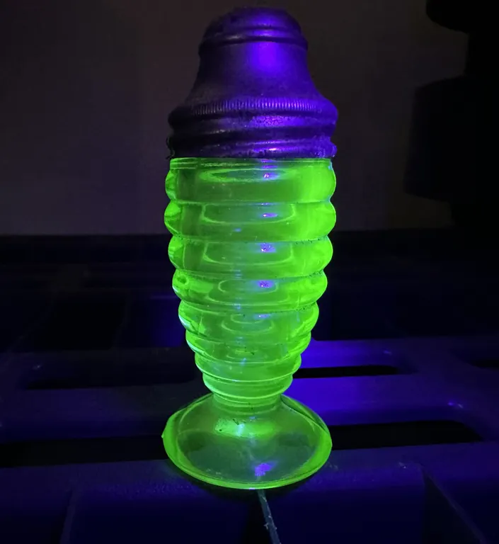 Hazel Atlas Depression Uranium Glass Ribbed Moderntone Salt Shaker