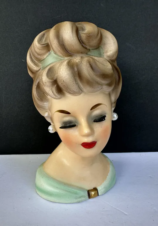 Rubens Ceramic Lady w/ Pearl Earrings Head Vase