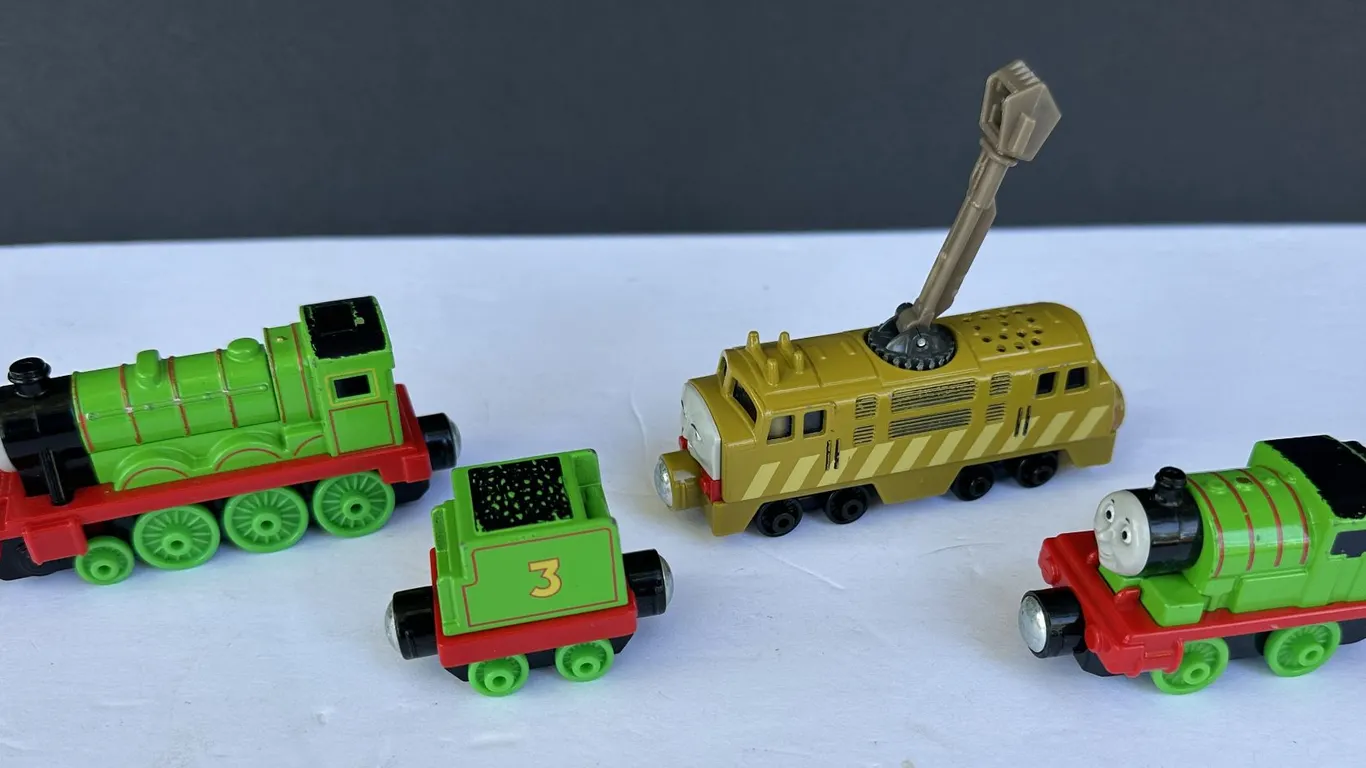 Mattel Guillane Thomas The Tank & Friends Train Magnetic Die Cast Cars