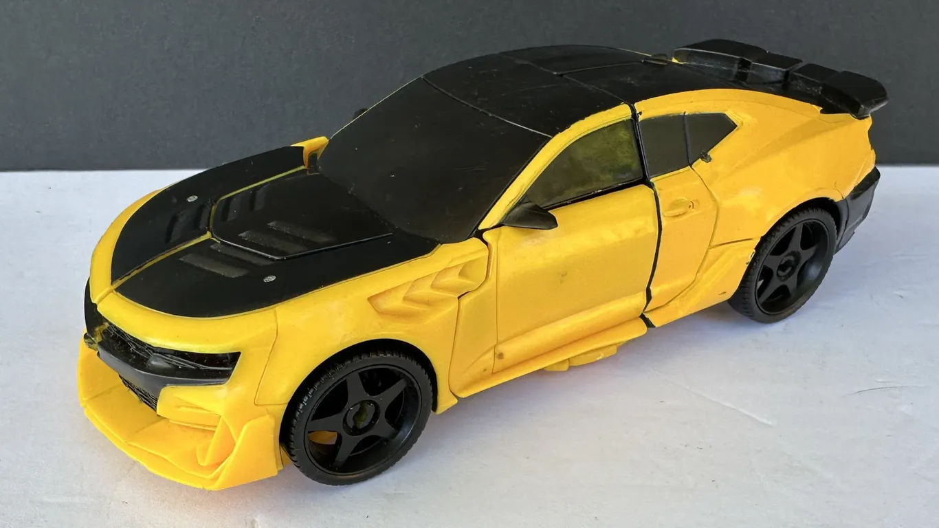 2017 Hasbro Transformer The Last Knight Armor Turbo Changer Bumblebee Figure/Car