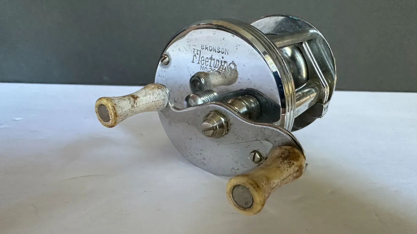 Bronson Fleetwing Fishing Reel No. 2475