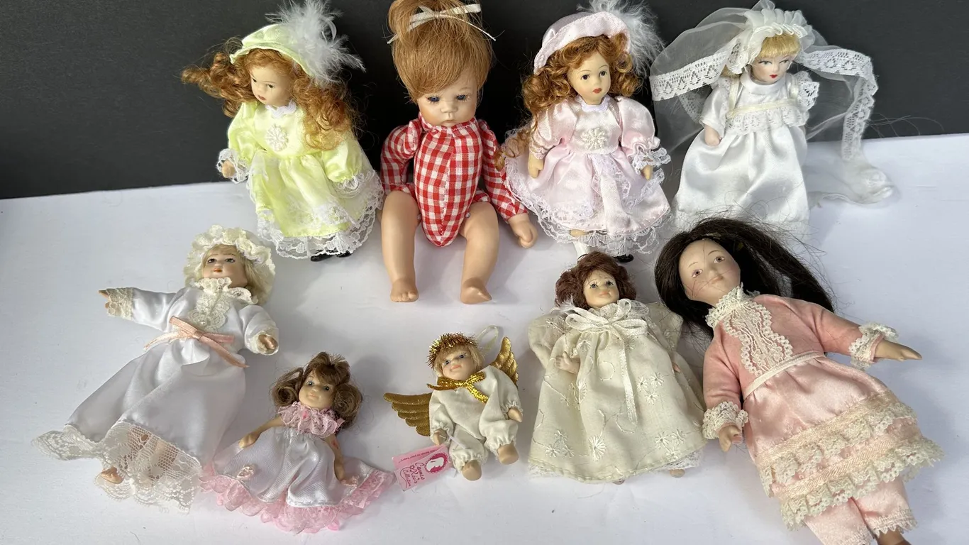 Victorian Style Cameo Kids & Denton Porcelain Dolls