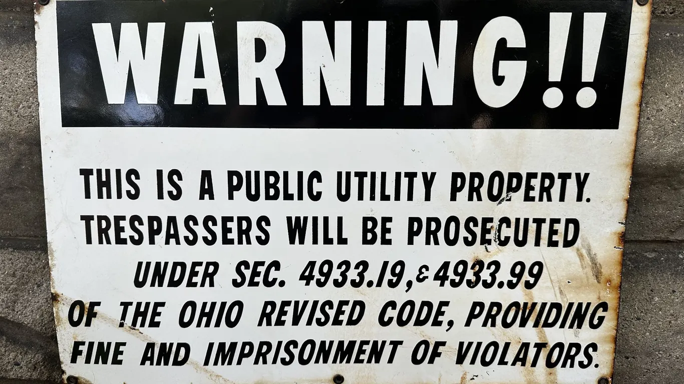 Old Porcelain Enamel Metal Sign WARNING No Trespassing Ohio Utilities 20x14