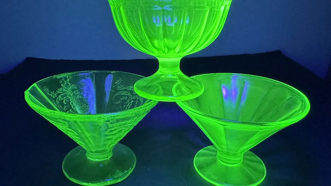 Federal Glass Depression Uranium Vaseline Sherbets
