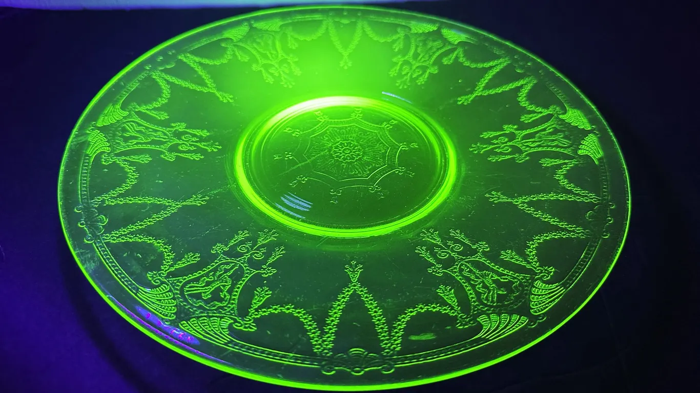 Depression Anchor Hocking Cameo Ballerina Green Uranium Glass Plate