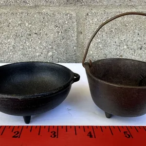 Miniature Virginia Metalcrafters Cast Iron Sugar Kettle & Handled Footed Bean Pot Kettle