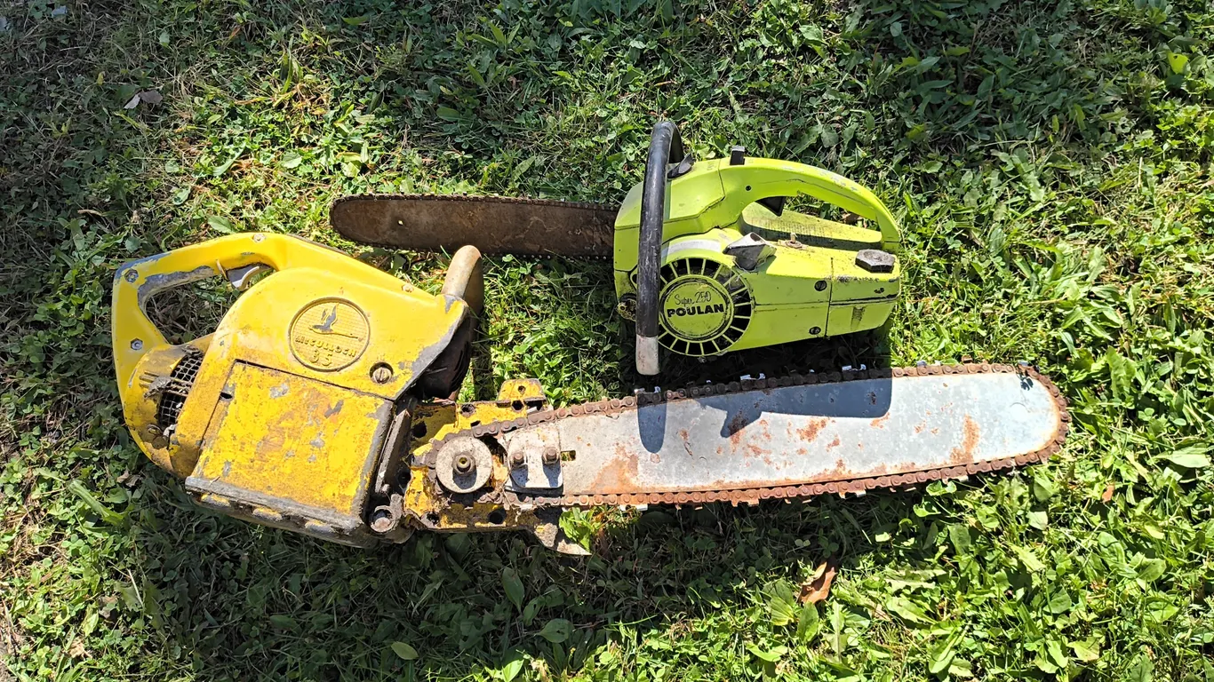 Mcculloch 35 & Super 250 Poulan Chainsaws