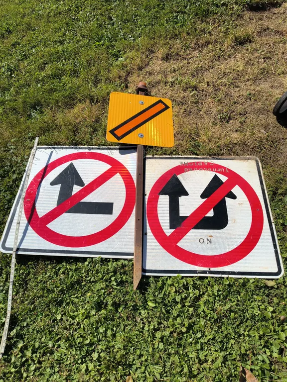 Road Signs & Railroad Sign Lot