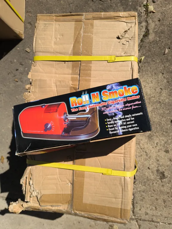 Roll N Smoke Automatic Cigarette Roller New Box With 20 pieces New