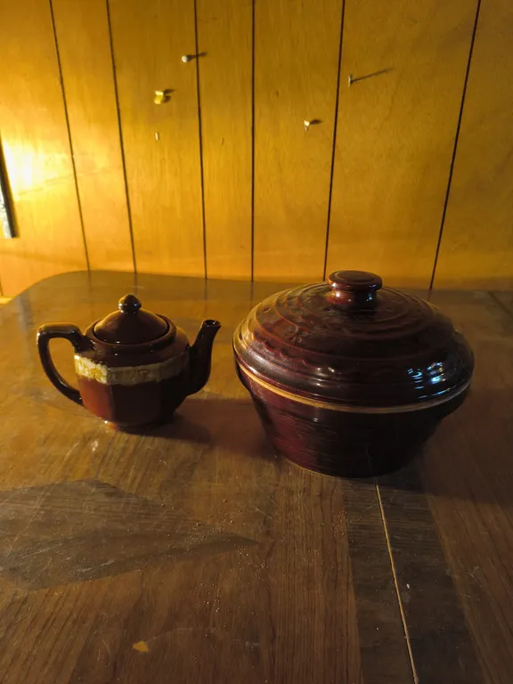 Vintage Marcrest Brown Stoneware Lot: Daisy Dot Covered Casserole & Drip Glaze Teapot