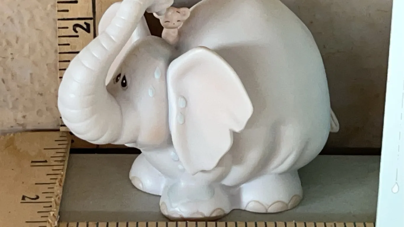 1987 Precious Moments "Showers Of Blessings" Elephant & Mouse