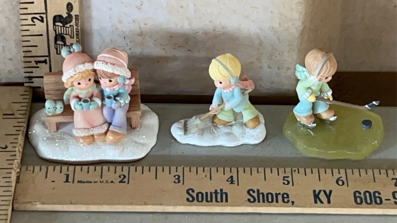 2004 Precious Moments 3 Pc Village Figurines