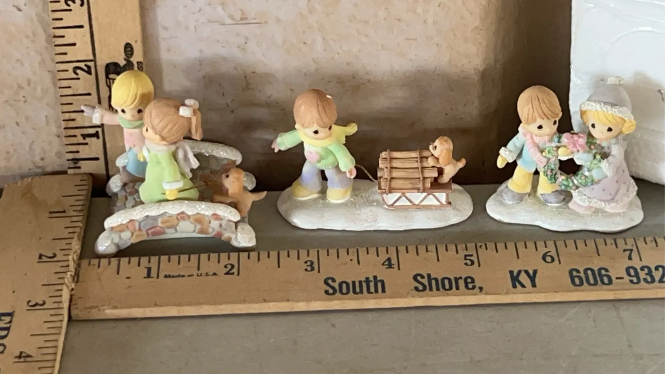 2004 Precious Moments "Bringing Holiday Cheer" 3 Pc Village Figurines