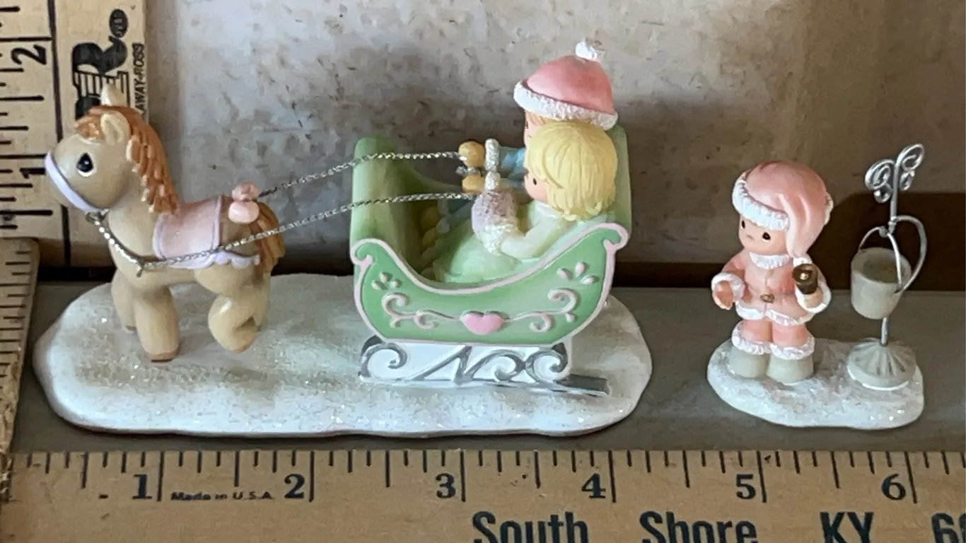2003 Precious Moments "Dashing Through The Snow" 2 Pc Figurines