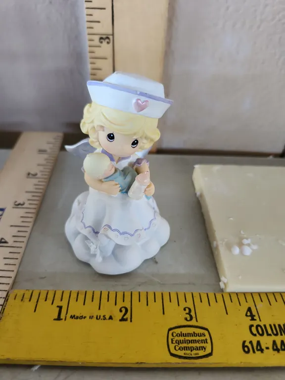 2005 Precious Moments "A Special Delivery Of Loving Care" Figure