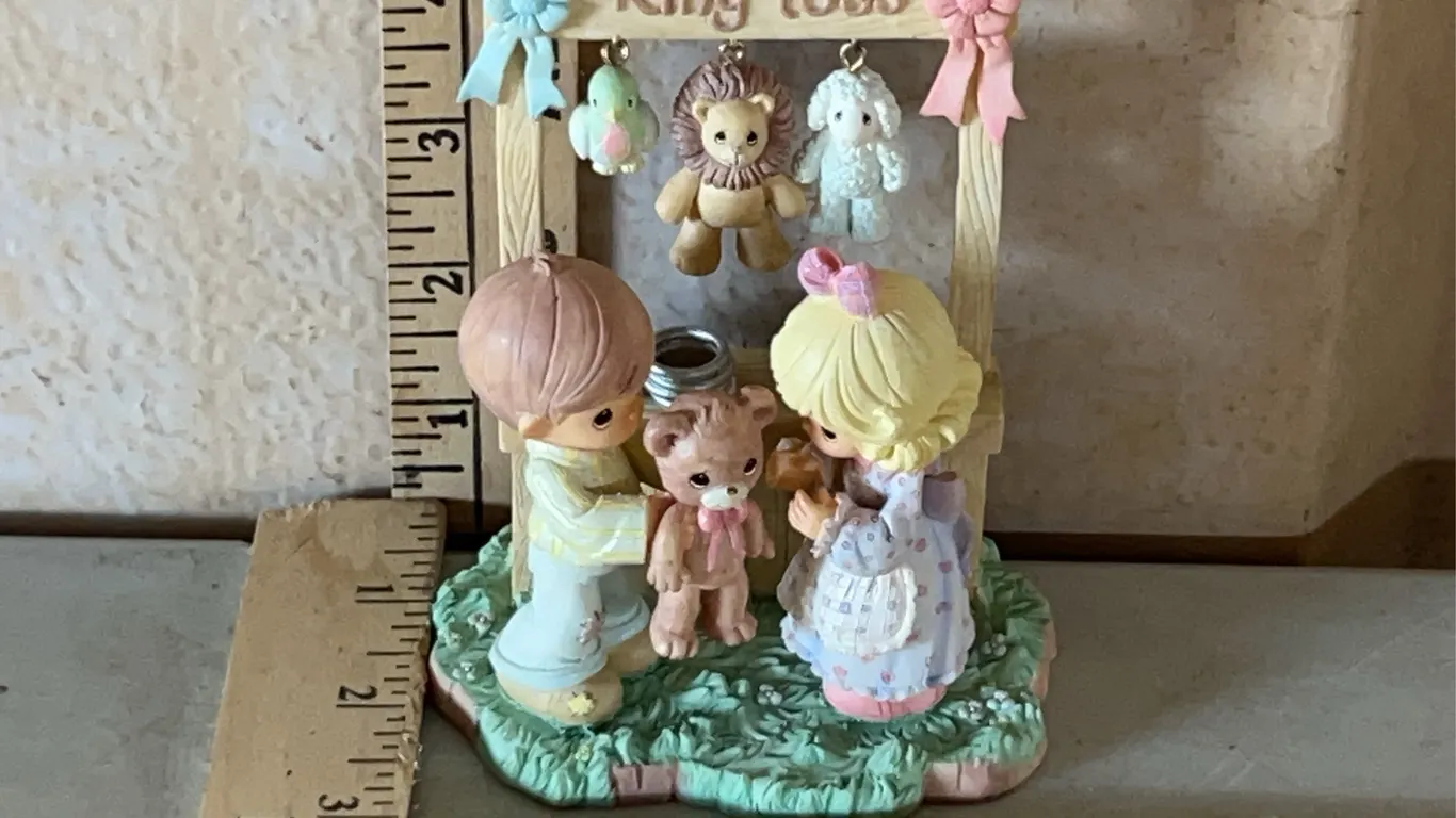 2003 Precious Moments Ring Toss Booth Figure