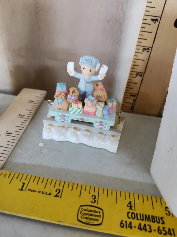 2003 Precious Moments "Holiday Cheer For All Your Hold Dear" Train Pc Figure