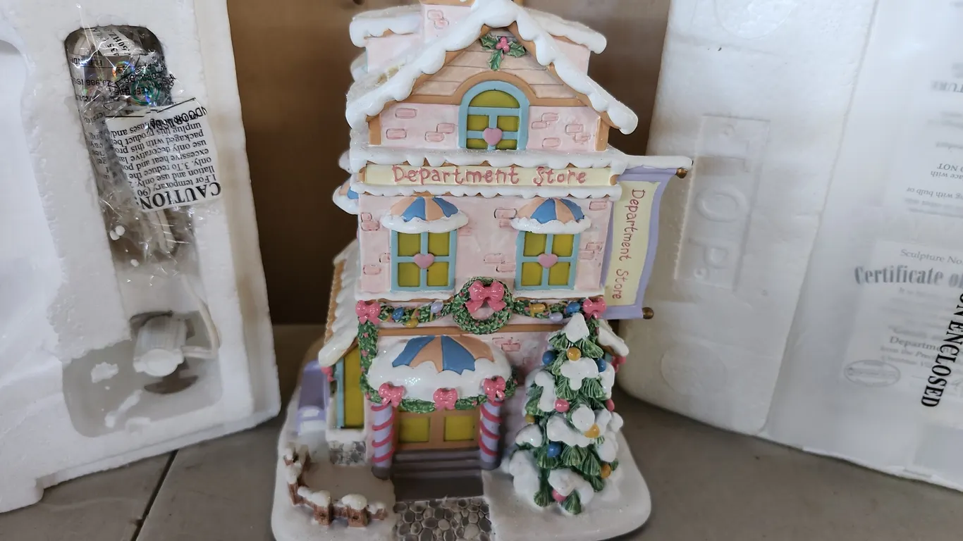 2003 Precious Moments Hawthorne Village "Goods & Goodies Department Store" W/Light Cord