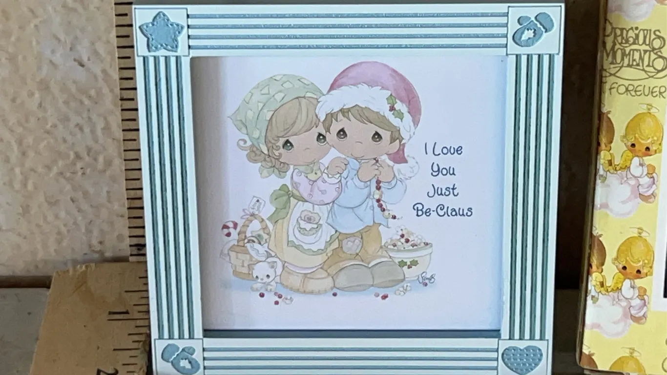 2004 Precious Moments Stringing Popcorn "I Love You Just Be-Claus" Frame