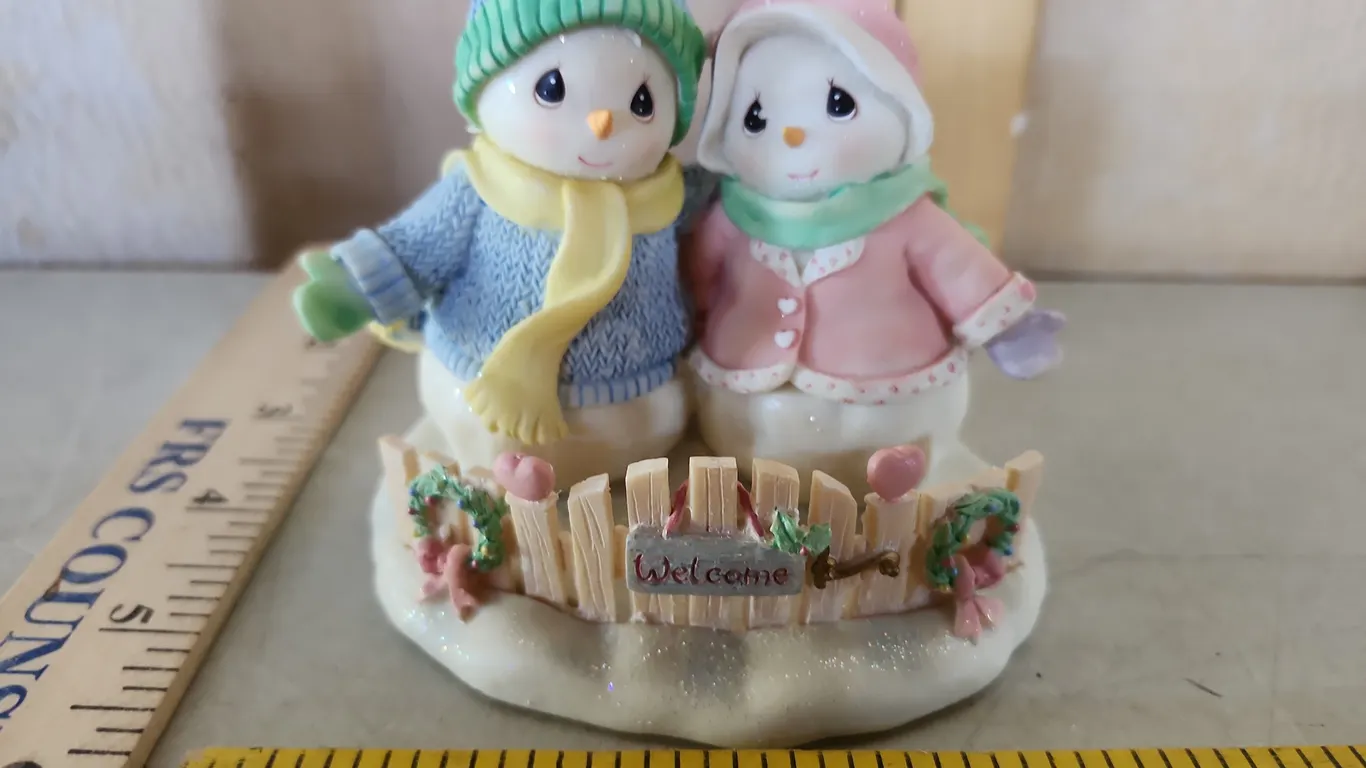 2005 Precious Moments Snow Friends Collection Figure