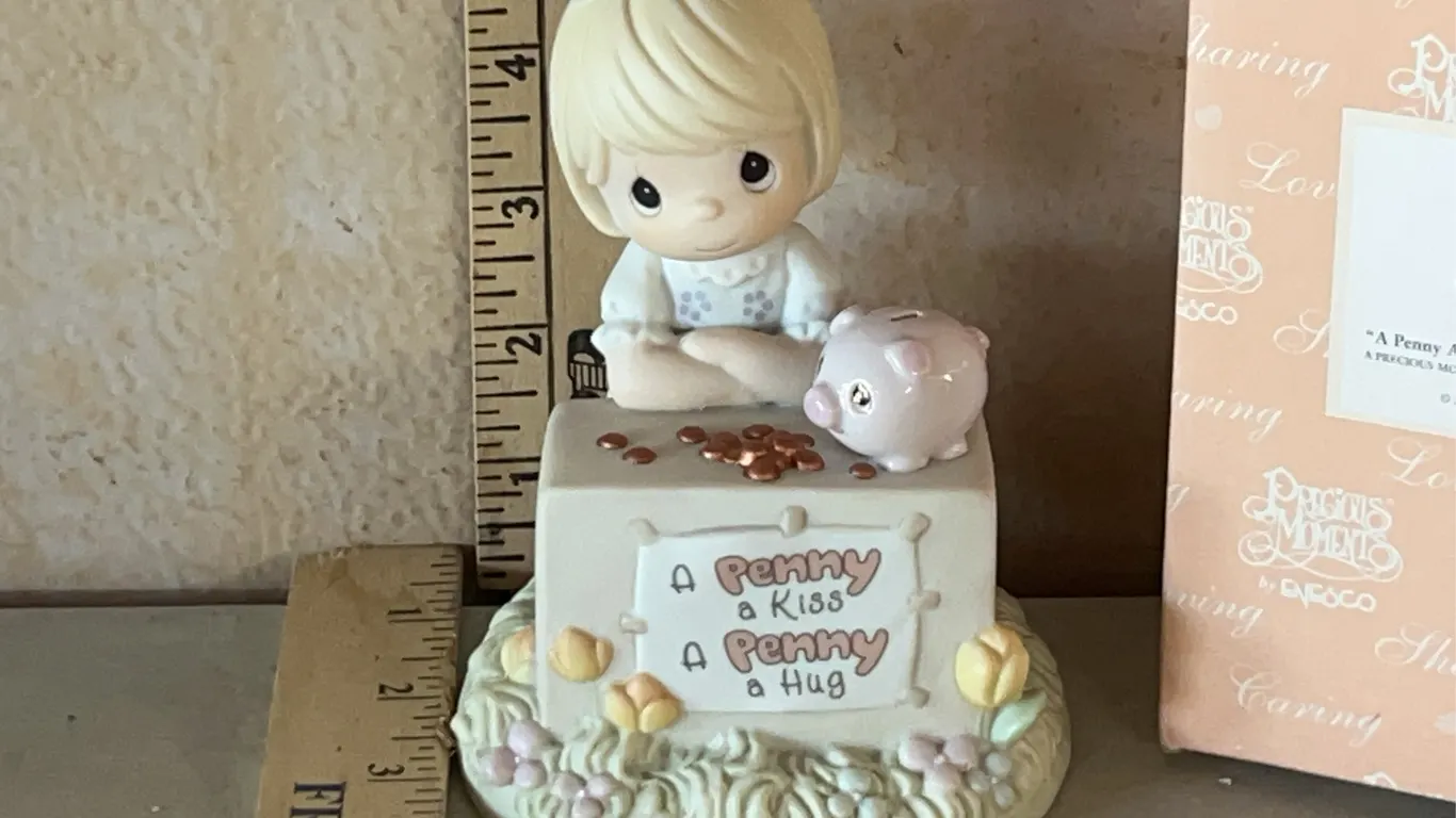 2001 Precious Moments "A Penny A Kiss, A Penny A Hug"