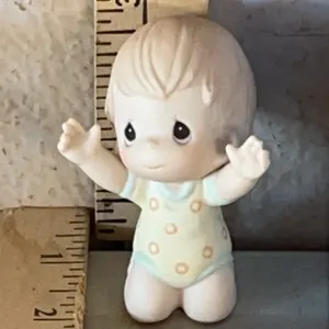 2004 Precious Moments "Baby" 119917
