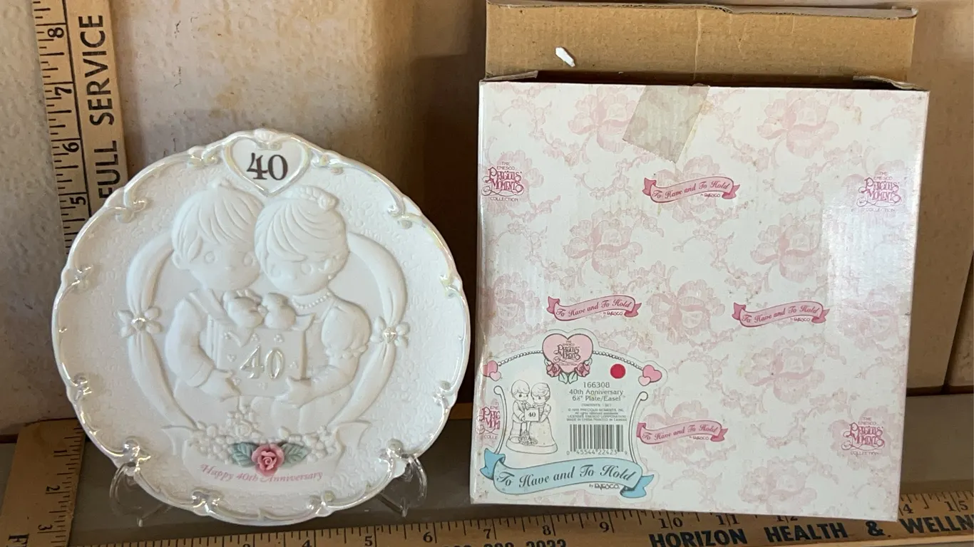 1999 Precious Moments 40th Anniversary 6.5" Plate W/Plastic Easel