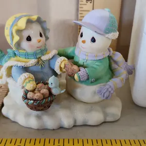 2005 Precious Moments Snow Friends Collection Figure "Love Is At The Heart Of The Holidays"