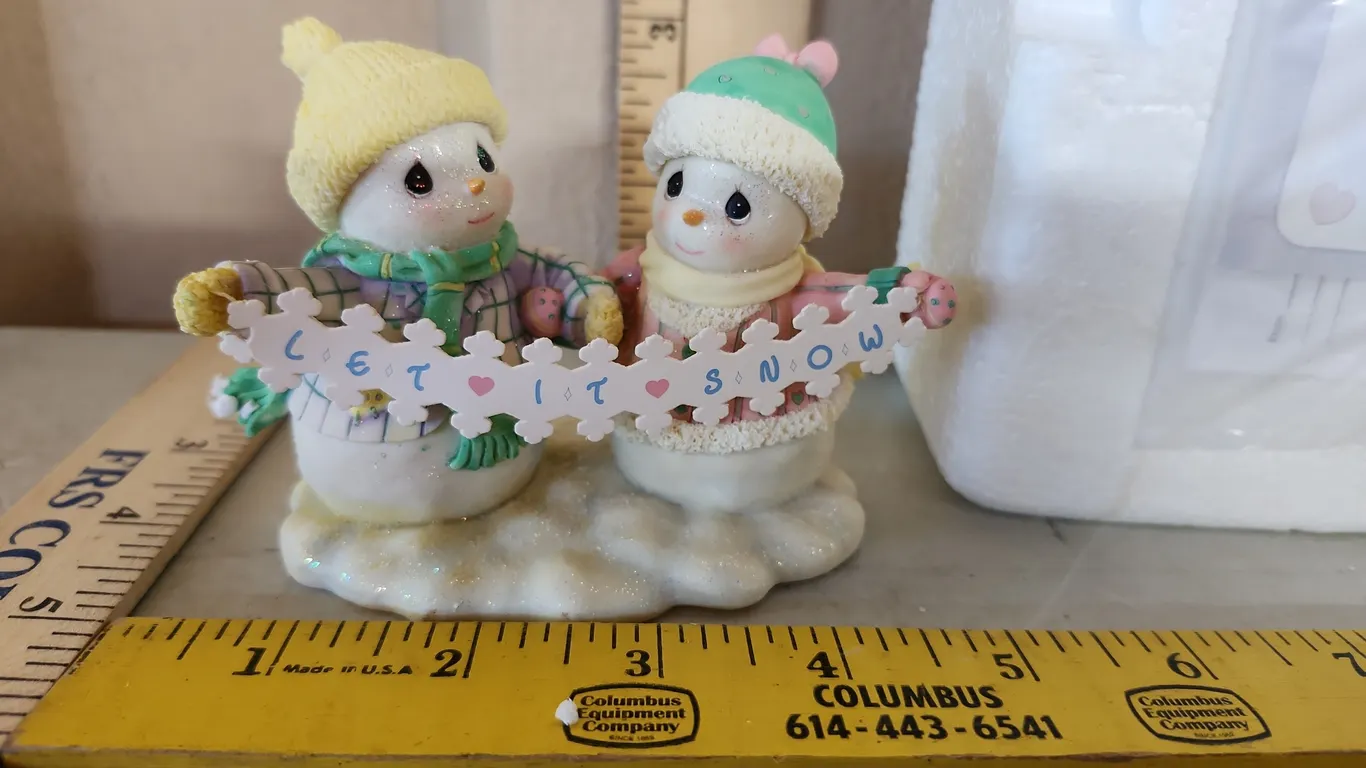 2005 Precious Moments Snow Friends Collection Figure "Love Blossoms In Every Season"