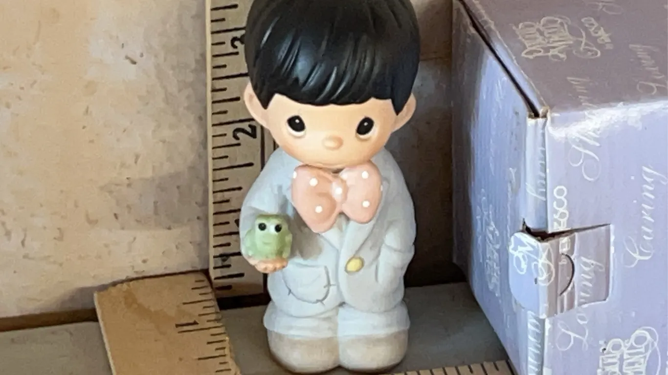 2001 Precious Moments "Best Man" Figure