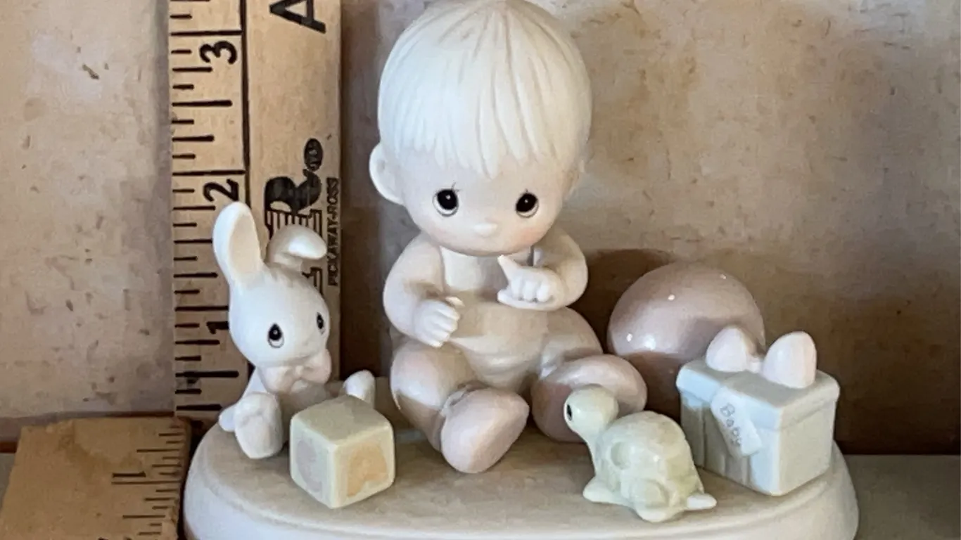 1989 Precious Moments "Heaven Bless You" Figure