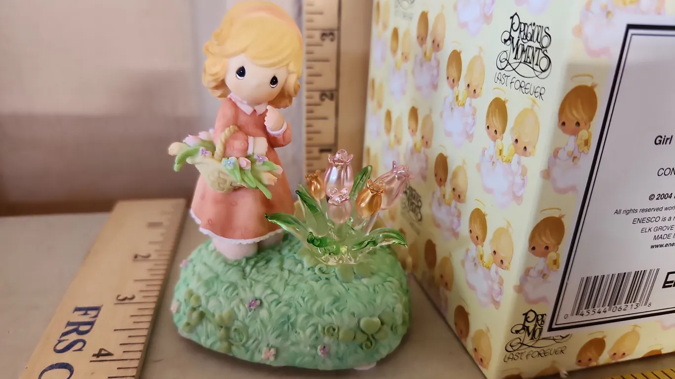 2004 Precious Moments Girl W/Tulips Lighted Figurine