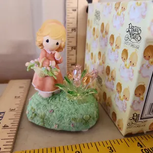 2004 Precious Moments Girl W/Tulips Lighted Figurine