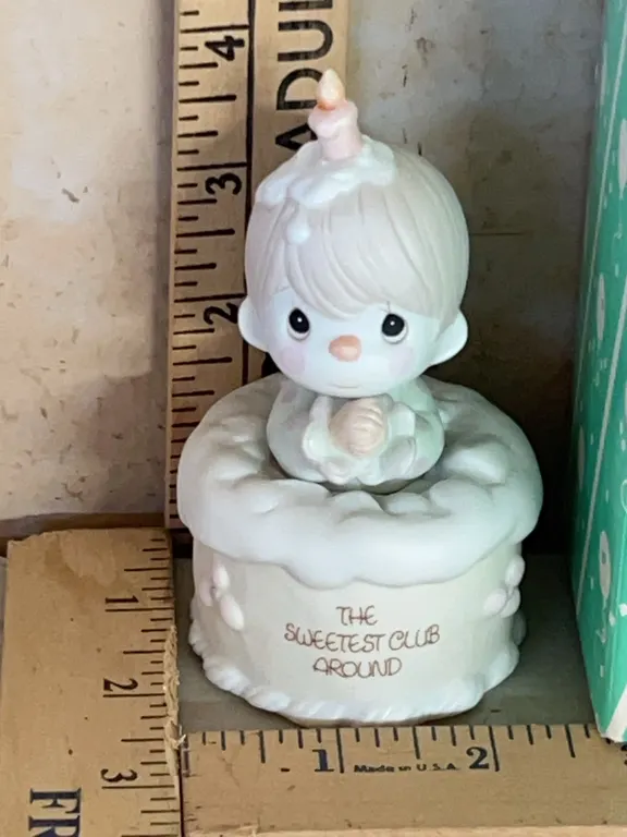 1988 Precious Moments Symbol Of Membership "The Sweetest Club Around" Figure