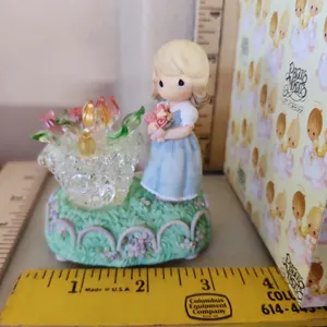 2004 Precious Moments Girl W/Flowers Lighted Figurine