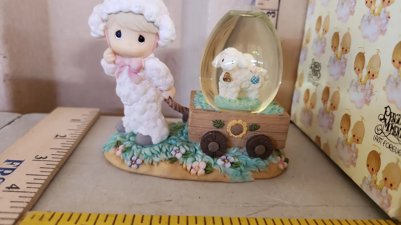 1999 Precious Moments Boy W/Lamb Egg Snowglobe Figure In Box