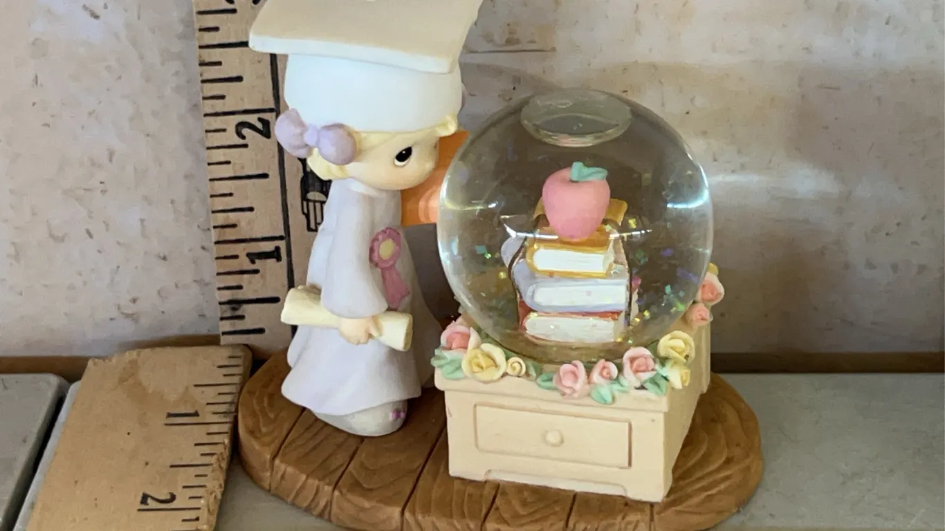 1998 Precious Moments Girl W/Diploma Snowglobe Figure In Box