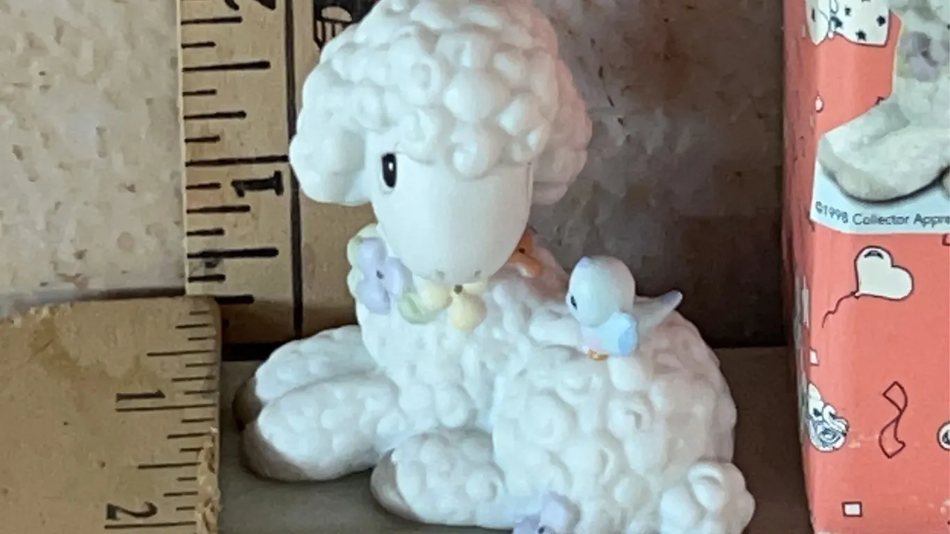 1999 Precious Moments "Ewe Are So Special To Me" Members Only Figurine