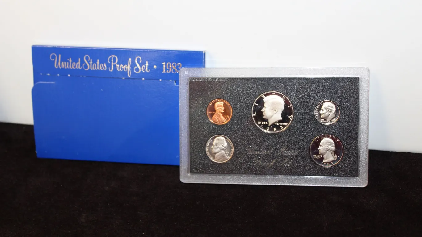 1983 U.S. Mint Proof Coin Set