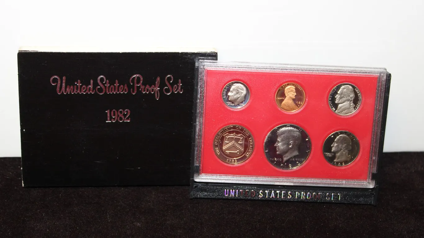 1982 U.S. Mint Proof Coin Set