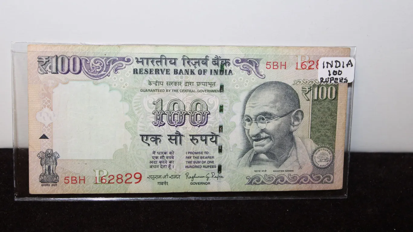 2014-2016 Indian 100 Rupees Note