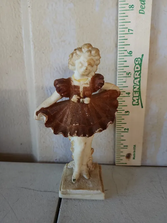Vintage 1930s Chalkware Shirley Temple 6.5" Tall