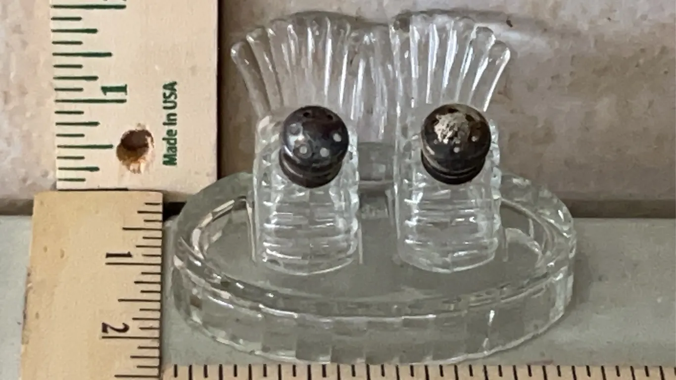 Vintage Pressed Glass Salt/Pepper Shakers W/Matching Shell Stand