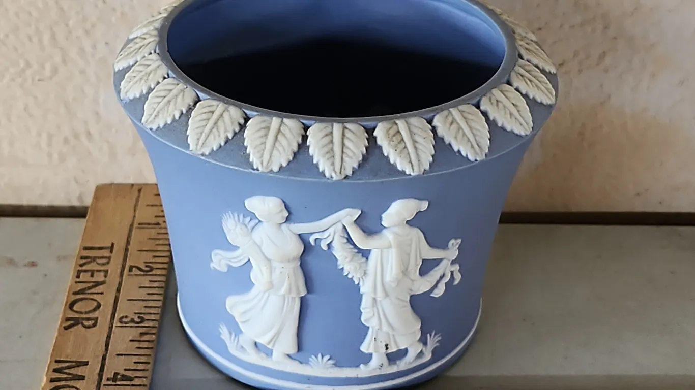 Vintage Wedgewood Style Planter/Vase 4.75"X3.25"