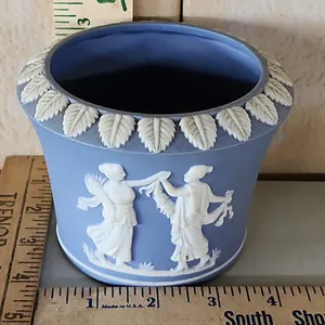 Vintage Wedgewood Style Planter/Vase 4.75"X3.25"